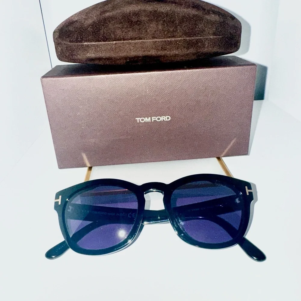 Authentic Tom Ford Sunglasses With Case and Box